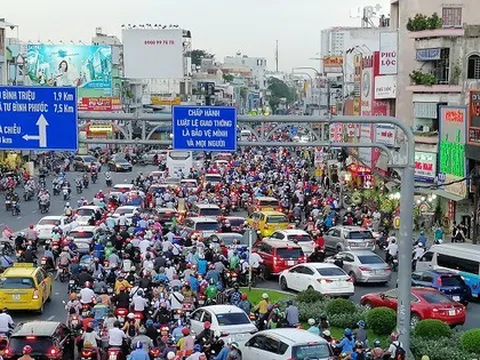 Sống chậm trong những lúc kẹt xe ở Sài Gòn